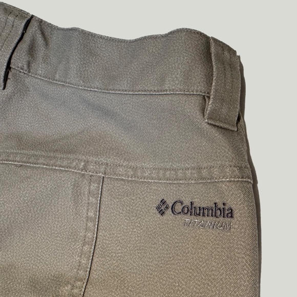 Men's NEW Columbia Shorts - Picture 3 of 7